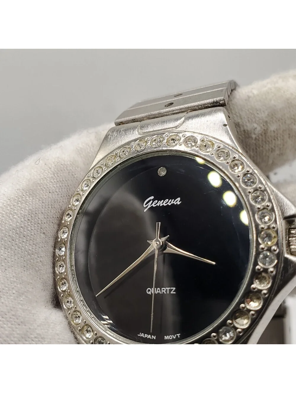 Geneva Watch Women 33mm Black Dial Rhinestone Bezel Silver Tone New Battery